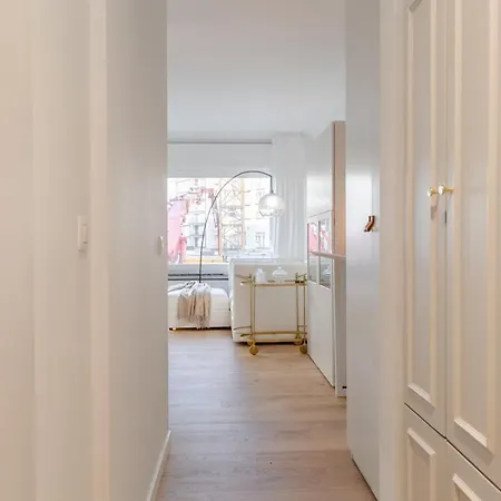 Stylish With Cosy Fireplace At 100 Meters From The Sea 아파트