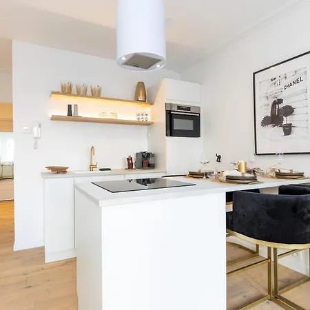 Apartment Stylish With Cosy Fireplace At 100 Meters From The Sea *